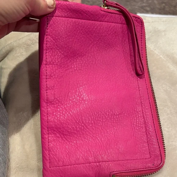 GAP Fuchsia Leather Pouch Wallet Wristlet - Picture 10 of 10